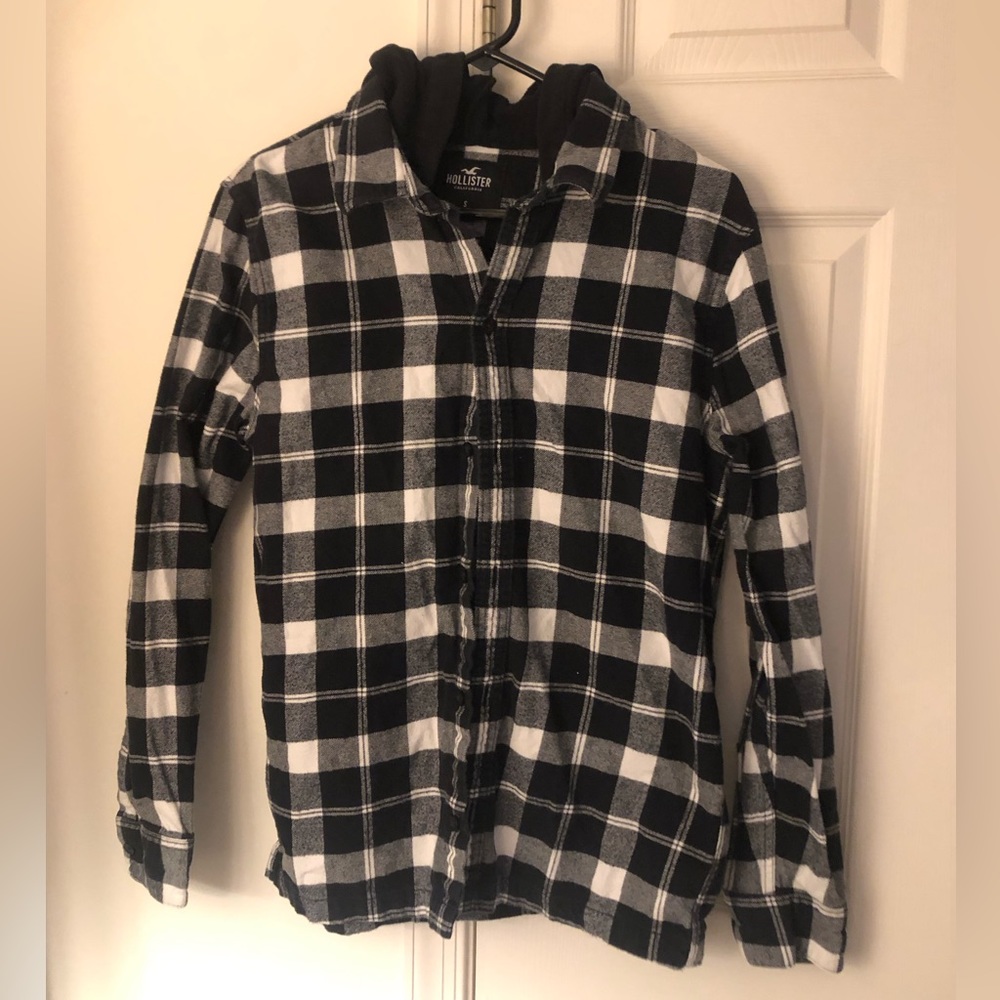 Hollister Black and White flannel with hood men’s small